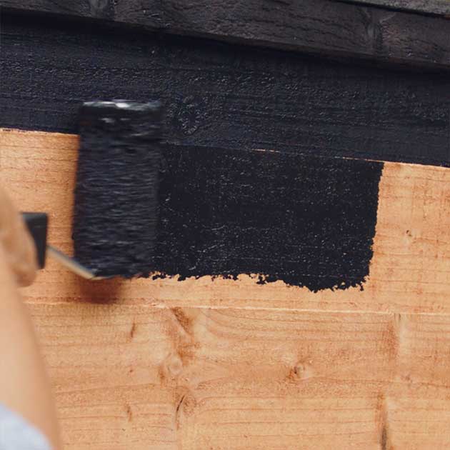 Paint a fence Cuprinol